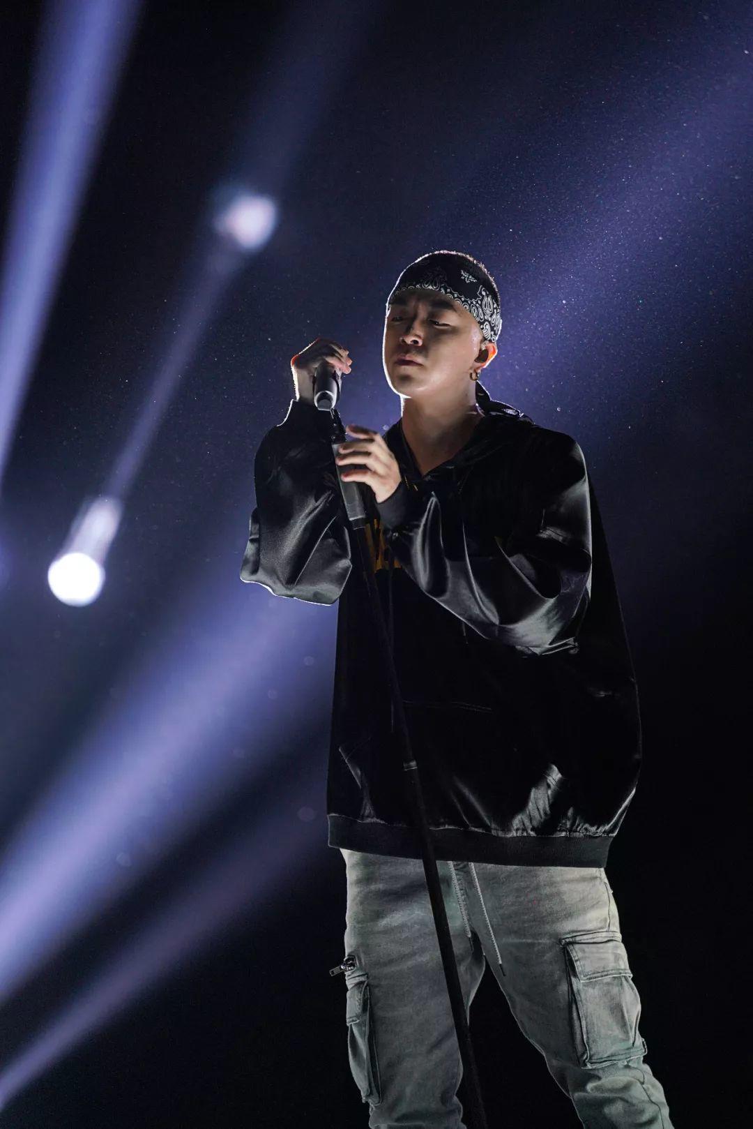 JonyJ对蔡徐坤说:如果知道自己想要什么,别人怎么看你不重要 | 第4张 | 嘻哈中国 JonyJ对蔡徐坤说:如果知道自己想要什么,别人怎么看你不重要 | 第4张