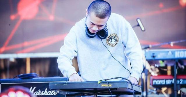 在舞台上风光的rapper背后,到底都隐藏着一群什么人? | 第5张 | 嘻哈中国 在舞台上风光的rapper背后,到底都隐藏着一群什么人? | 第5张