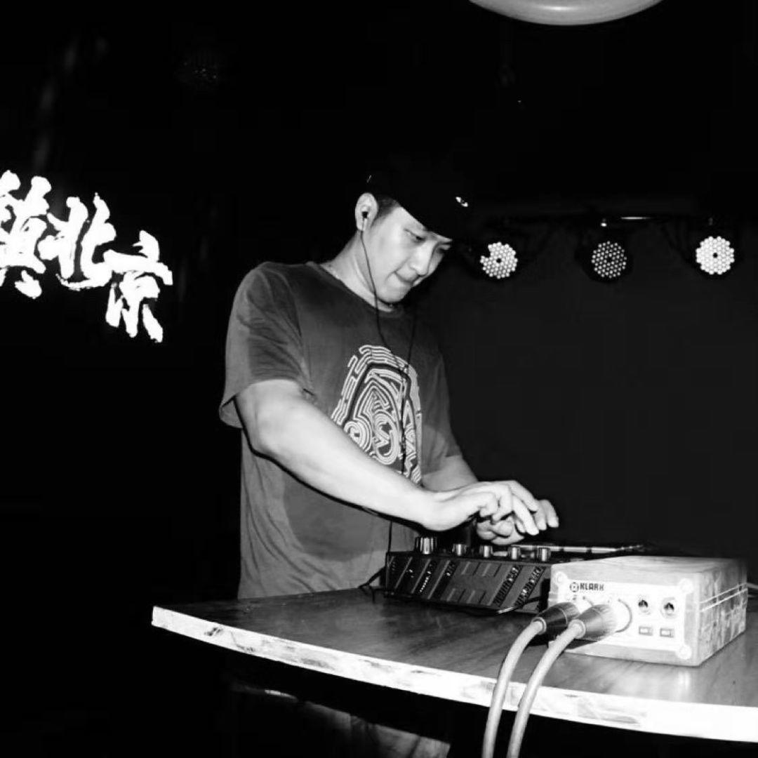 在舞台上风光的rapper背后,到底都隐藏着一群什么人? | 第13张 | 嘻哈中国 在舞台上风光的rapper背后,到底都隐藏着一群什么人? | 第13张