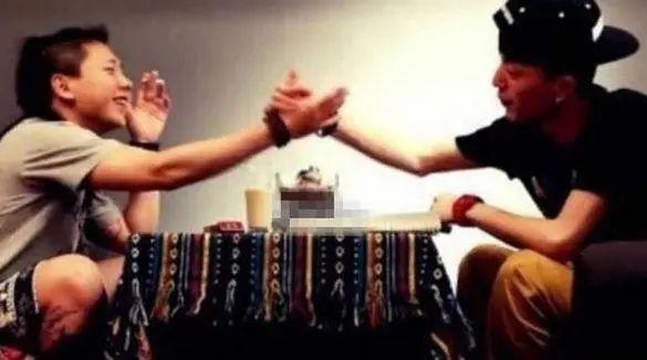 JonyJ光光小青龙GAI大乱斗,Kanye在南京打老师?还有低调的FreeOut | 第18张 | 嘻哈中国 JonyJ光光小青龙GAI大乱斗,Kanye在南京打老师?还有低调的FreeOut | 第18张