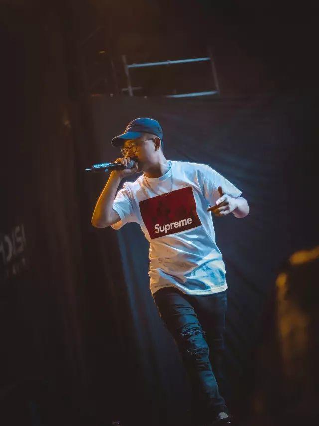 他是说唱圈每年救人最多的rapper，其中99%都是他的粉丝