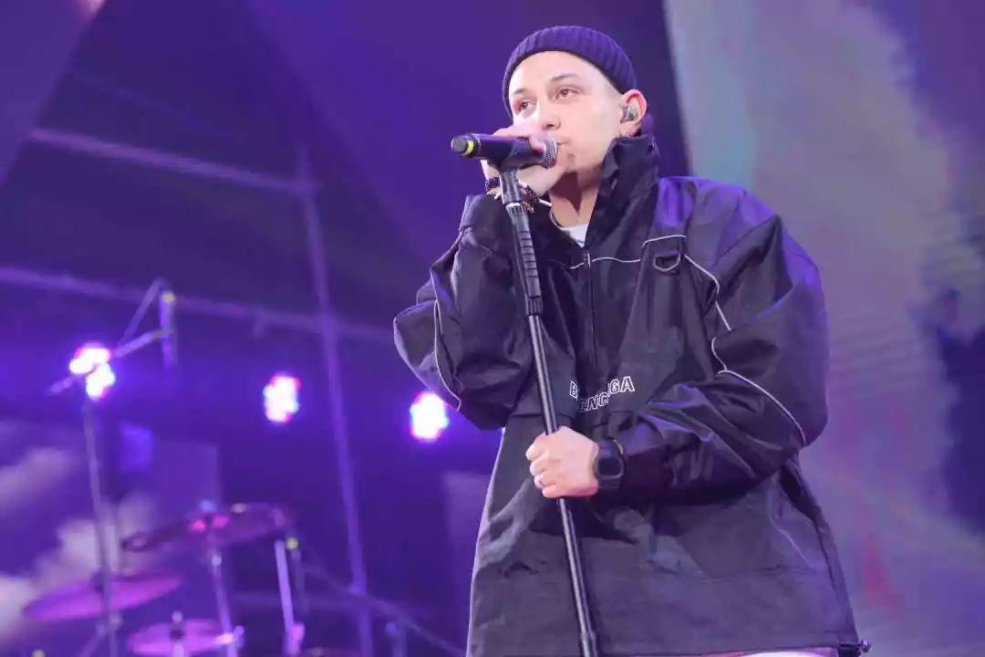 在上学威龙之后，法老的音乐水准下降了吗？