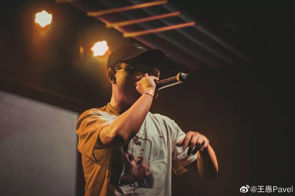 他是说唱圈每年救人最多的rapper，其中99%都是他的粉丝