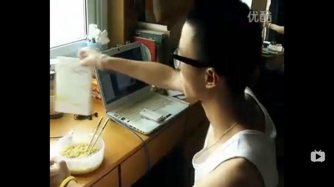 JonyJ究竟为什么叫豆芽?Dzknow和高天佐闹完Beef又和解! | 第5张 | 嘻哈中国 JonyJ究竟为什么叫豆芽?Dzknow和高天佐闹完Beef又和解! | 第5张