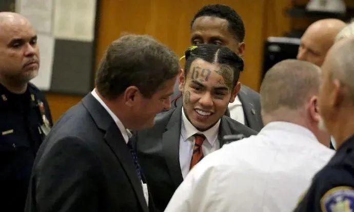 6ix9ine确定提前出狱，但是保镖都不干了可怎么办？