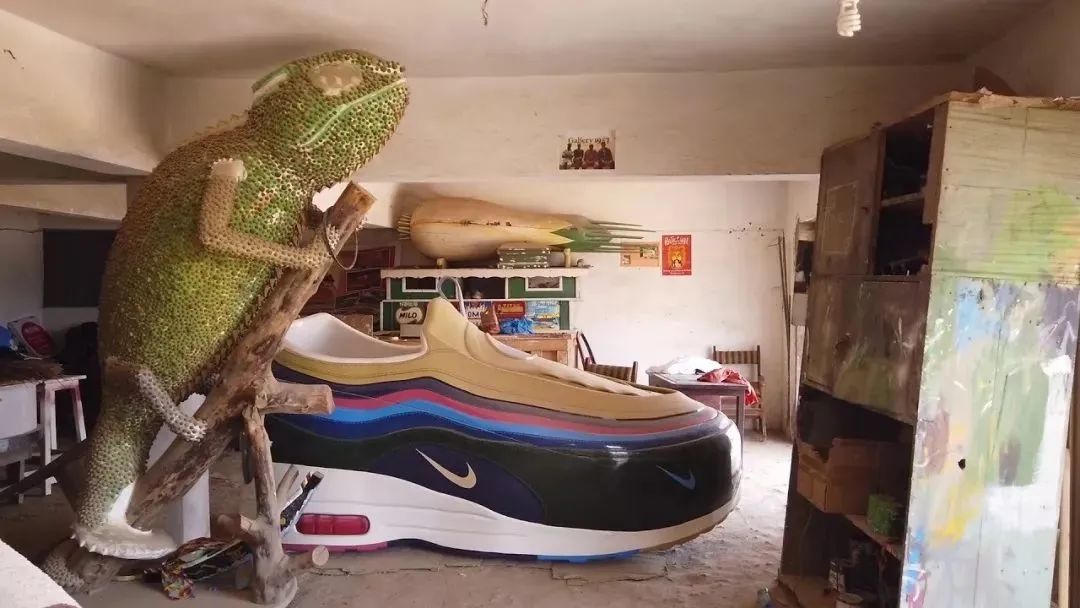 洗脑的黑哥欢乐蹦迪，一路向西到底是什么鬼？