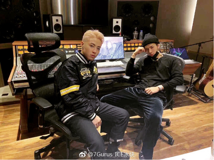他是新说唱全国季军、“说唱听我的”制作人,但光鲜背后的故事谁又了解? | 第5张 | 嘻哈中国 他是新说唱全国季军、“说唱听我的”制作人,但光鲜背后的故事谁又了解? | 第5张