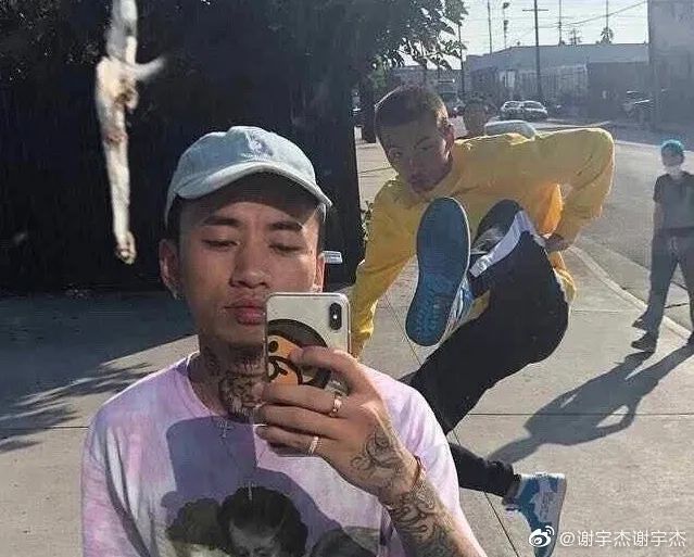 活死人和成都集团,谁才是中国第一沙雕厂牌? | 第15张 | 嘻哈中国 活死人和成都集团,谁才是中国第一沙雕厂牌? | 第15张