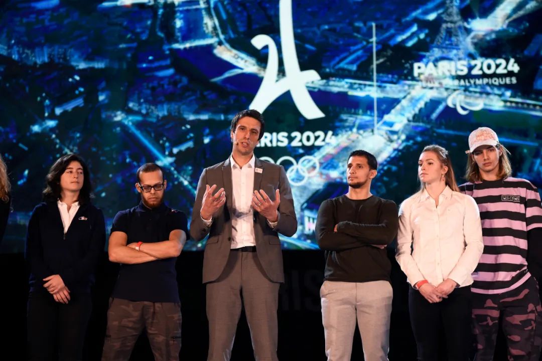 被Breaking耽误的足球运动员:巴黎奥运会Breaking形象大使,Bc one世界冠军Mounir | 第1张 | 嘻哈中国 被Breaking耽误的足球运动员:巴黎奥运会Breaking形象大使,Bc one世界冠军Mounir | 第1张