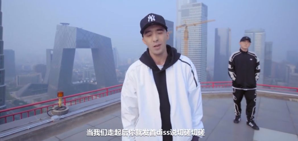 那吾克热DK领衔Cypher!去年Diss大反击,今年秀了波从未见过的骚操作! | 第10张 | 嘻哈中国 那吾克热DK领衔Cypher!去年Diss大反击,今年秀了波从未见过的骚操作! | 第10张