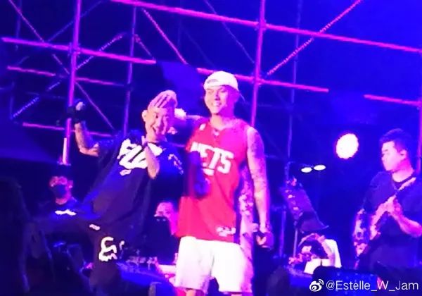 GAI想出超社会的那天晚上，发生了什么？丨说唱城市图鉴重庆篇（上）