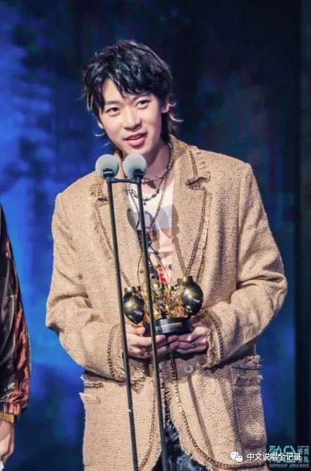 福克斯，新疆伊宁“小会计”如何加入活死人，再登上《潮流合伙人》？