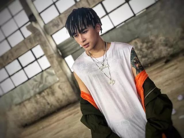 主动申请光光弃票的Trouble Z，受到了所有rapper的respect，方仔都带头拉票了