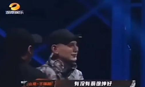 艾热被蔡徐坤粉丝喷上热搜,小鬼也跟着躺枪,他们都是恶魔剪辑的牺牲品 | 第5张 | 嘻哈中国 艾热被蔡徐坤粉丝喷上热搜,小鬼也跟着躺枪,他们都是恶魔剪辑的牺牲品 | 第5张