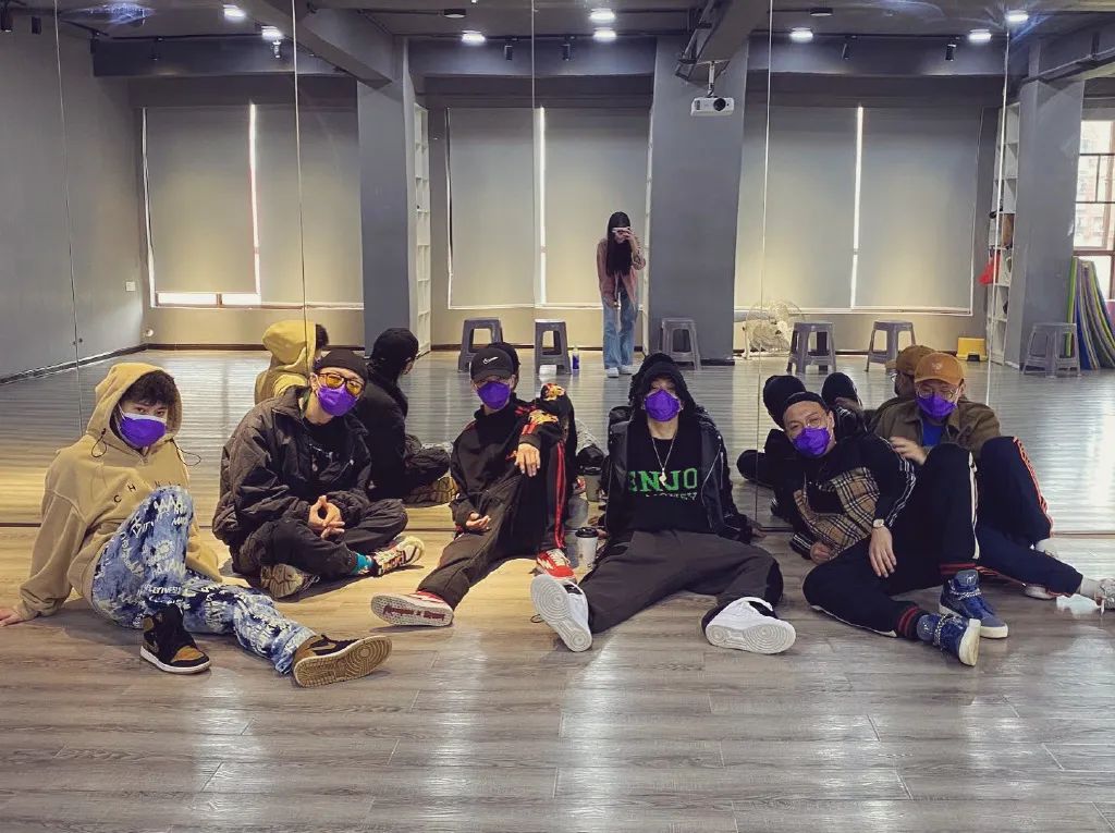 被方仔质疑、节目剪辑、网友辱骂的光光太惨了！