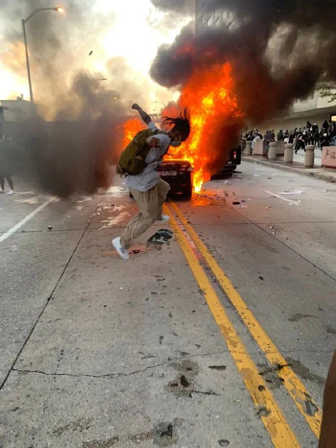 美国暴乱把这首歌重新推上了神坛