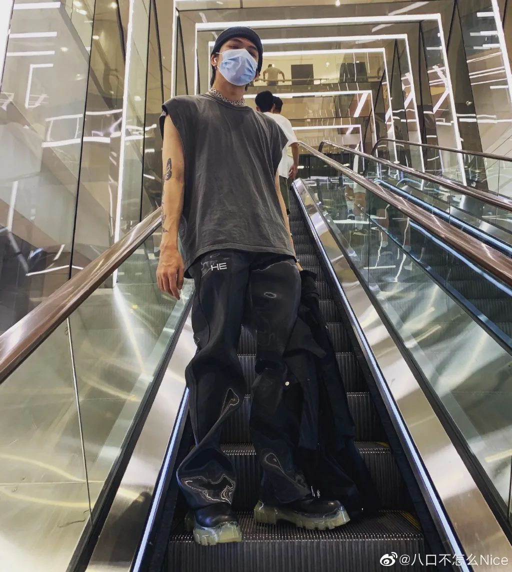 曾在《中国有嘻哈》震惊吴亦凡的他,如今也是《说唱听我的》那个敢于直面JD的猛男 | 第2张 | 嘻哈中国 曾在《中国有嘻哈》震惊吴亦凡的他,如今也是《说唱听我的》那个敢于直面JD的猛男 | 第2张