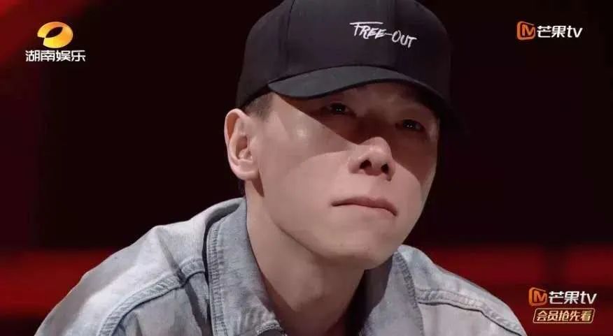 艾热被蔡徐坤粉丝喷上热搜,小鬼也跟着躺枪,他们都是恶魔剪辑的牺牲品 | 第7张 | 嘻哈中国 艾热被蔡徐坤粉丝喷上热搜,小鬼也跟着躺枪,他们都是恶魔剪辑的牺牲品 | 第7张