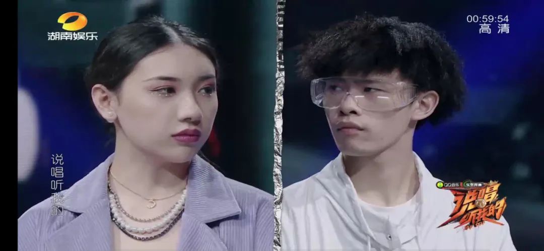 演出现场被队友剃成光头,导师点评环节连怼弹壳小鬼,秃子会是这期被网暴的对象吗? | 第3张 | 嘻哈中国 演出现场被队友剃成光头,导师点评环节连怼弹壳小鬼,秃子会是这期被网暴的对象吗? | 第3张