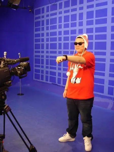 你说他是“湘江词王”？但我觉得他只是个霸蛮的“海盗船长”