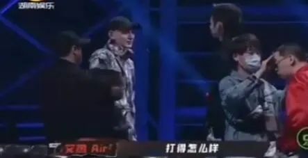 艾热因cue蔡徐坤打篮球上热搜被围攻，杨和苏王以太法老八贼都出来发声了...