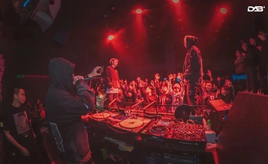 插头专访 | 深蓝儿童：新的宠物是三只头的狗！