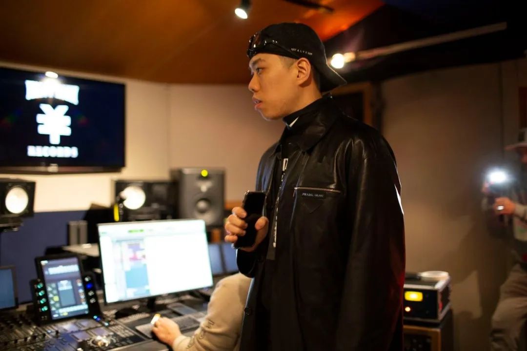 预热了半年PGONE&DOK2&BEWHY的合作终于发布了!亚洲梦之队? | 第11张 | 嘻哈中国 预热了半年PGONE&DOK2&BEWHY的合作终于发布了!亚洲梦之队? | 第11张