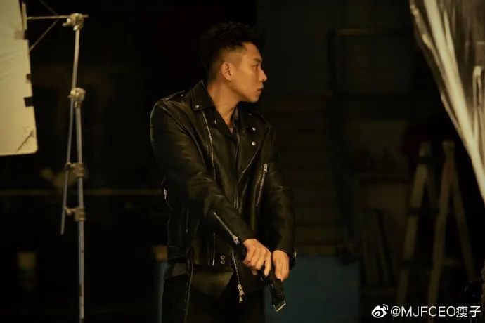 出道16年写出第一张个人专辑,离开顽童一年之后瘦子决定灵魂出窍 | 第4张 | 嘻哈中国 出道16年写出第一张个人专辑,离开顽童一年之后瘦子决定灵魂出窍 | 第4张