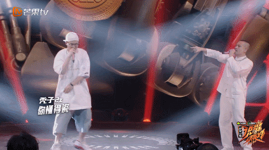 照搬新说唱最傻逼的赛制，《说唱听我的》到底怎么了？