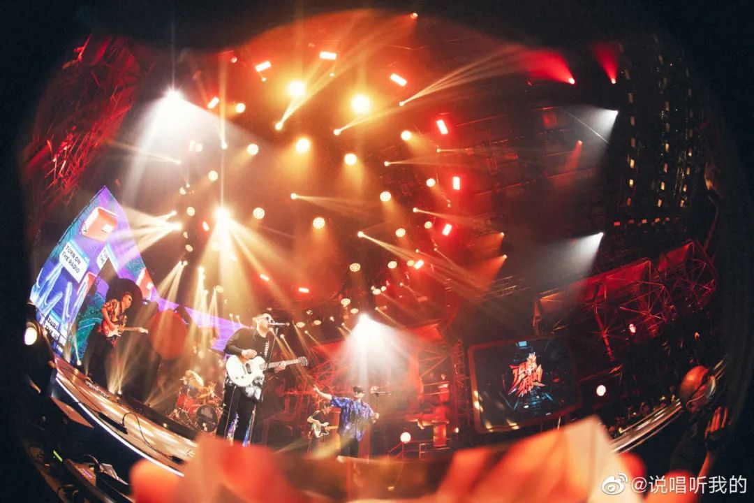 《午夜伤心电台》把我拉回用电台听歌的学生时代 | 第5张 | 嘻哈中国 《午夜伤心电台》把我拉回用电台听歌的学生时代 | 第5张