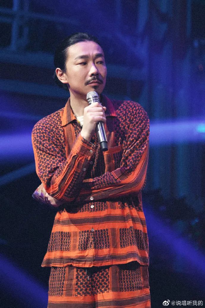 照搬新说唱最傻逼的赛制，《说唱听我的》到底怎么了？