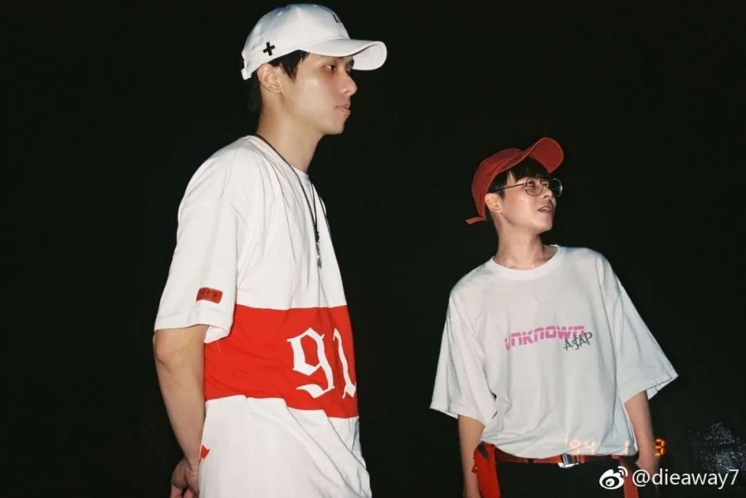 活死人新任主理人的真实身份,居然是说唱圈颜值最高的“Lo娘”? | 第11张 | 嘻哈中国 活死人新任主理人的真实身份,居然是说唱圈颜值最高的“Lo娘”? | 第11张