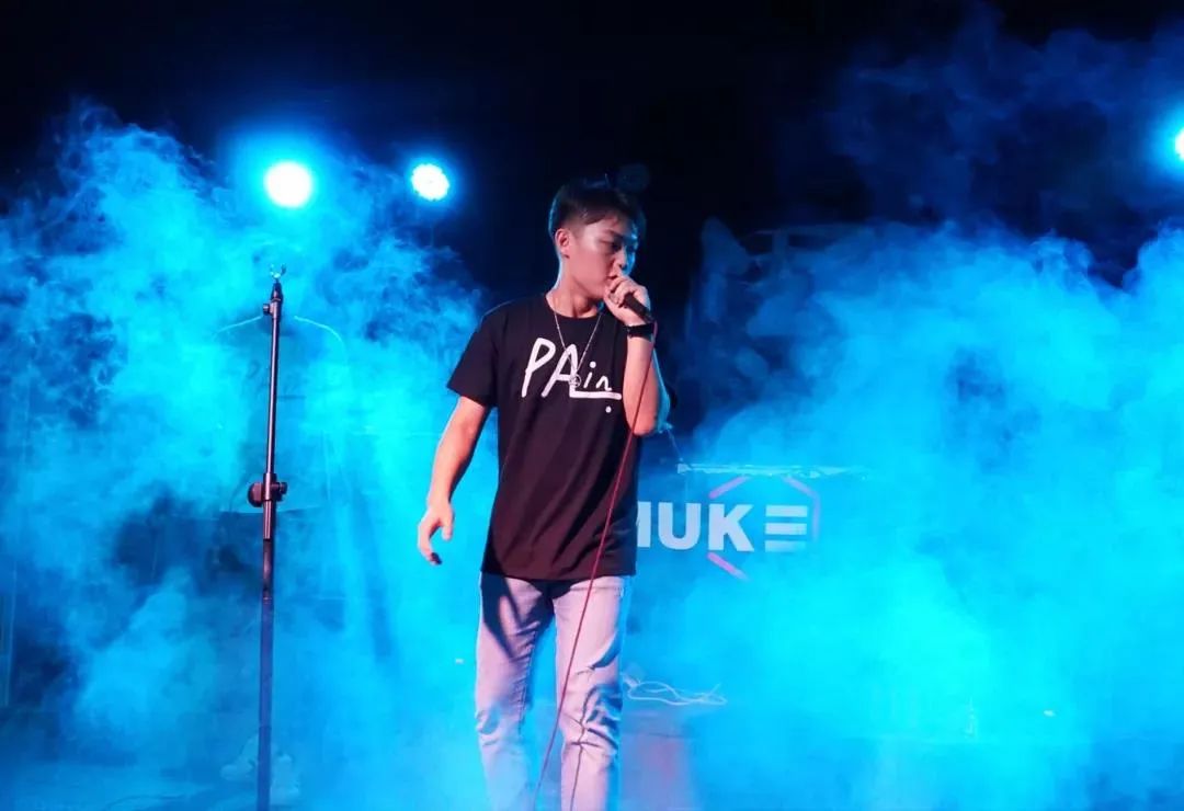 他不想做蛋堡、小老虎那样的说唱诗人,他要做说唱作家 | 第1张 | 嘻哈中国 他不想做蛋堡、小老虎那样的说唱诗人,他要做说唱作家 | 第1张