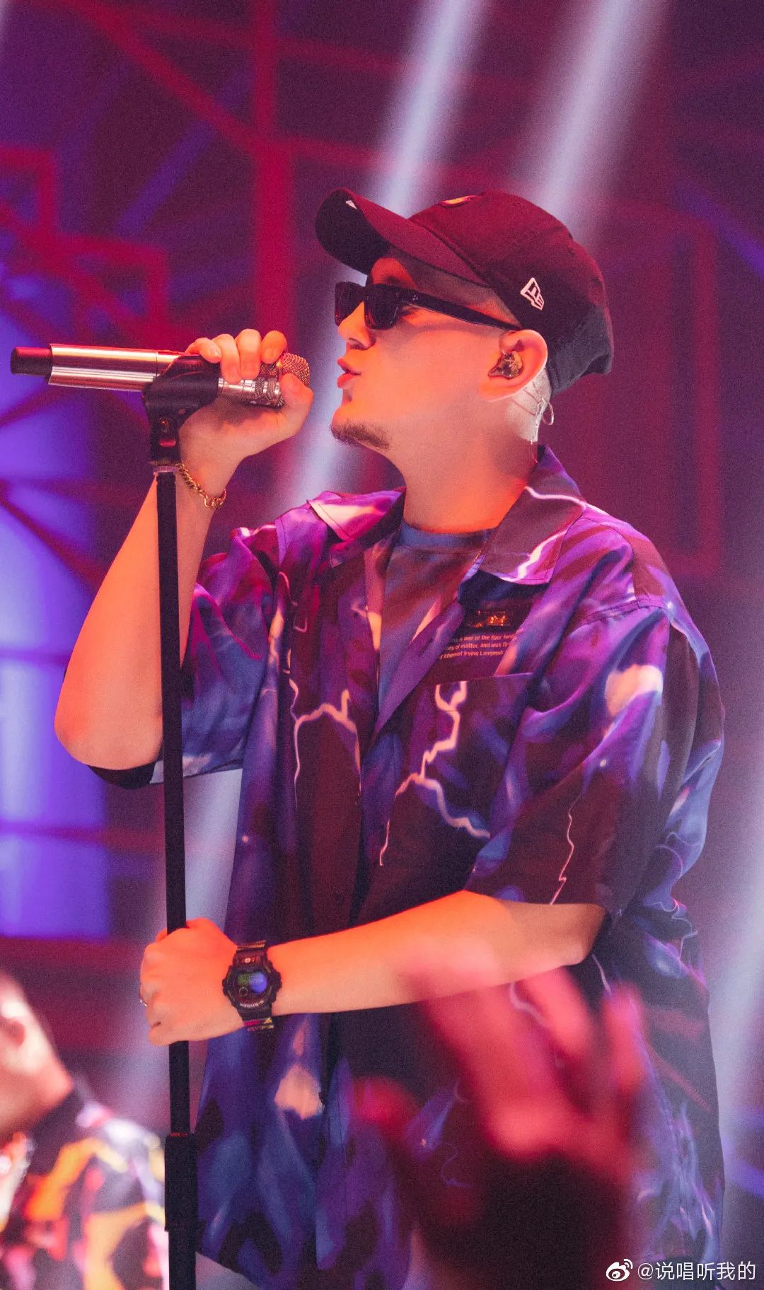 《午夜伤心电台》把我拉回用电台听歌的学生时代 | 第2张 | 嘻哈中国 《午夜伤心电台》把我拉回用电台听歌的学生时代 | 第2张