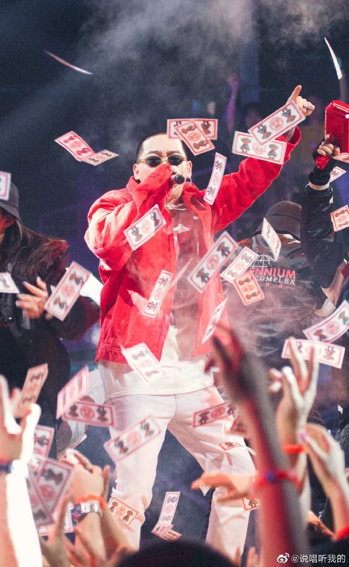 照搬新说唱最傻逼的赛制，《说唱听我的》到底怎么了？