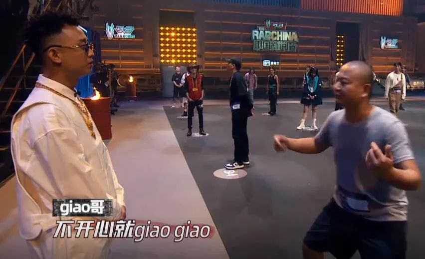 一集新说唱化解N个Beef，李尔新又一次被打上马赛克，每位导师可选10名战队成员！