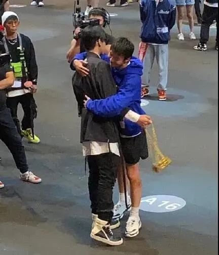 《中国新说唱》海选现场都发生了什么？暴扣与药水哥又是如何获得晋级链子的？