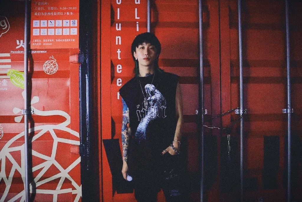 《说唱听我的》四强诞生,舞台秒变迪厅? | 第11张 | 嘻哈中国 《说唱听我的》四强诞生,舞台秒变迪厅? | 第11张