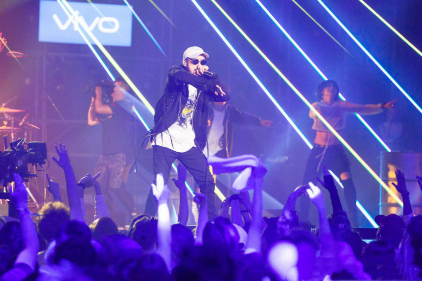 加入新世代的热狗、忙着野营的张震岳，究竟给新说唱带来了什么？