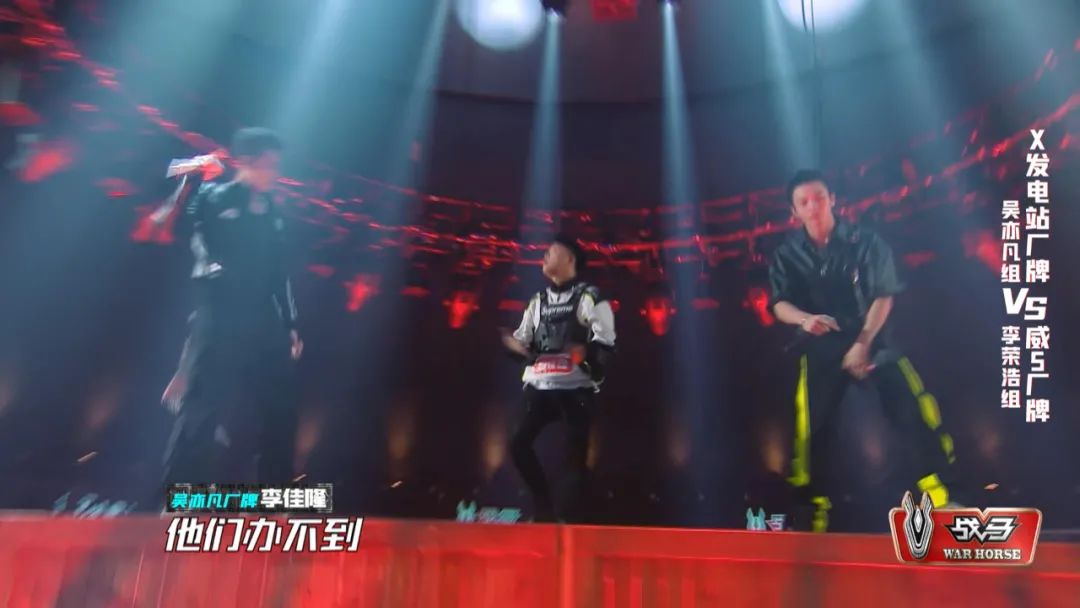 吴亦凡为小白罢演摔麦是节目效果？可以但没必要