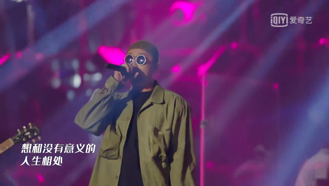 歌曲中没有小青龙的署名也许是节目组忘了，但把王齐铭写成李大奔这又怎么解释？