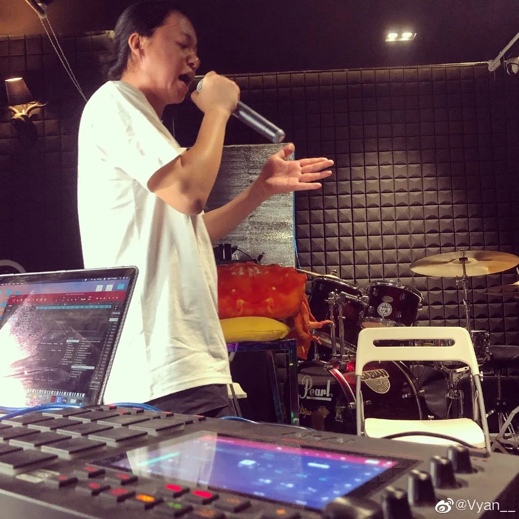 连怼Ty.和天府事变 与前队友撕逼，穿个拖鞋就演出的他是广东说唱一顶一的狠角色