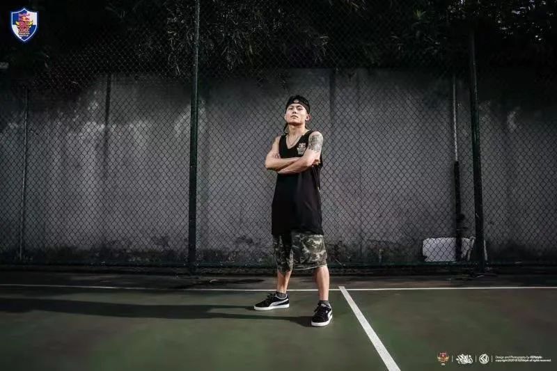 Bboy forest森林:年轻的时候不狂,这辈子都跳不出来了 | 第1张 | 嘻哈中国 Bboy forest森林:年轻的时候不狂,这辈子都跳不出来了 | 第1张