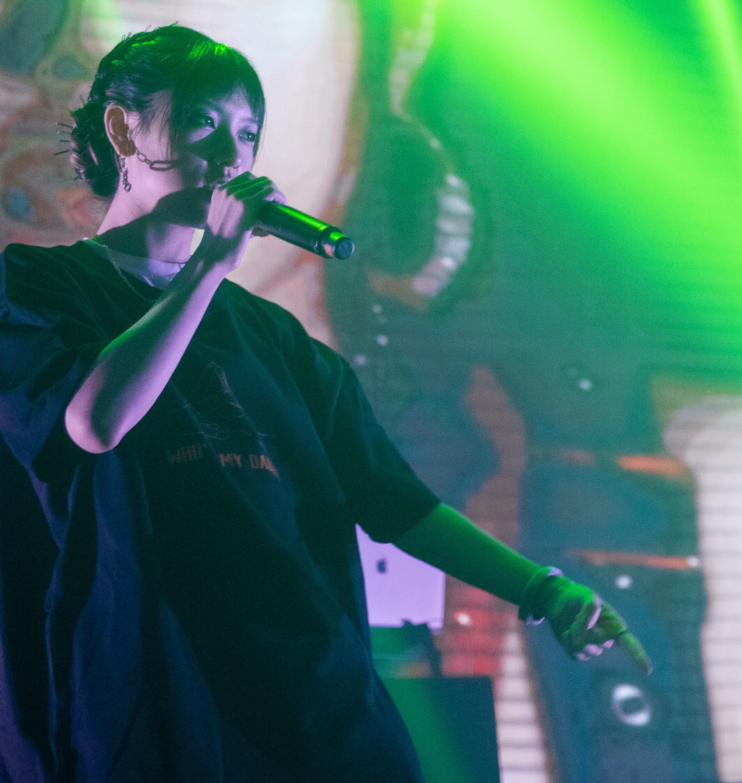 晋级引发争议、歌曲被骂吃性别红利，《说唱新世代》里的于贞到底做错了什么？ | 第17张