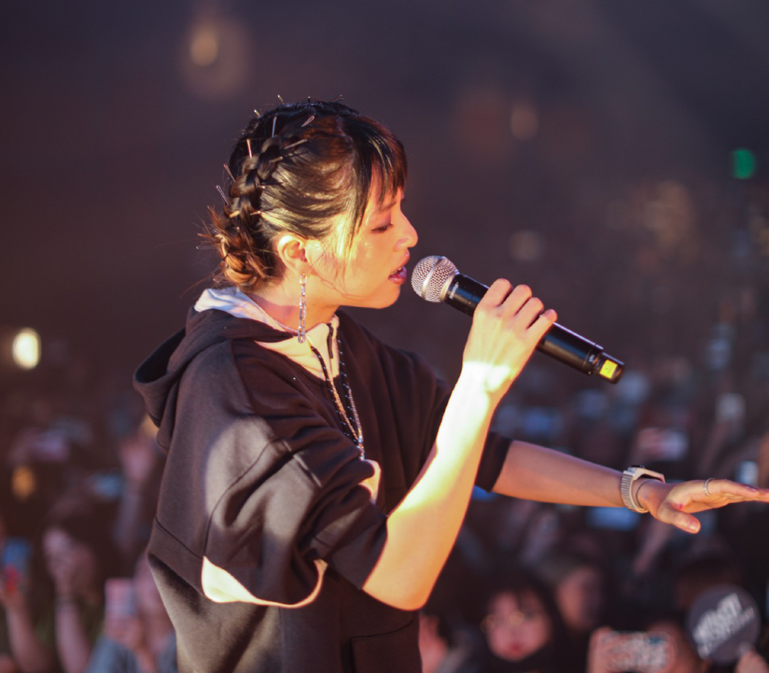 晋级引发争议、歌曲被骂吃性别红利，《说唱新世代》里的于贞到底做错了什么？ | 第2张