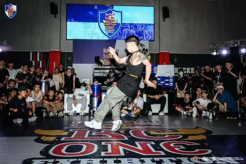 Bboy forest森林:年轻的时候不狂,这辈子都跳不出来了 | 第3张 | 嘻哈中国 Bboy forest森林:年轻的时候不狂,这辈子都跳不出来了 | 第3张