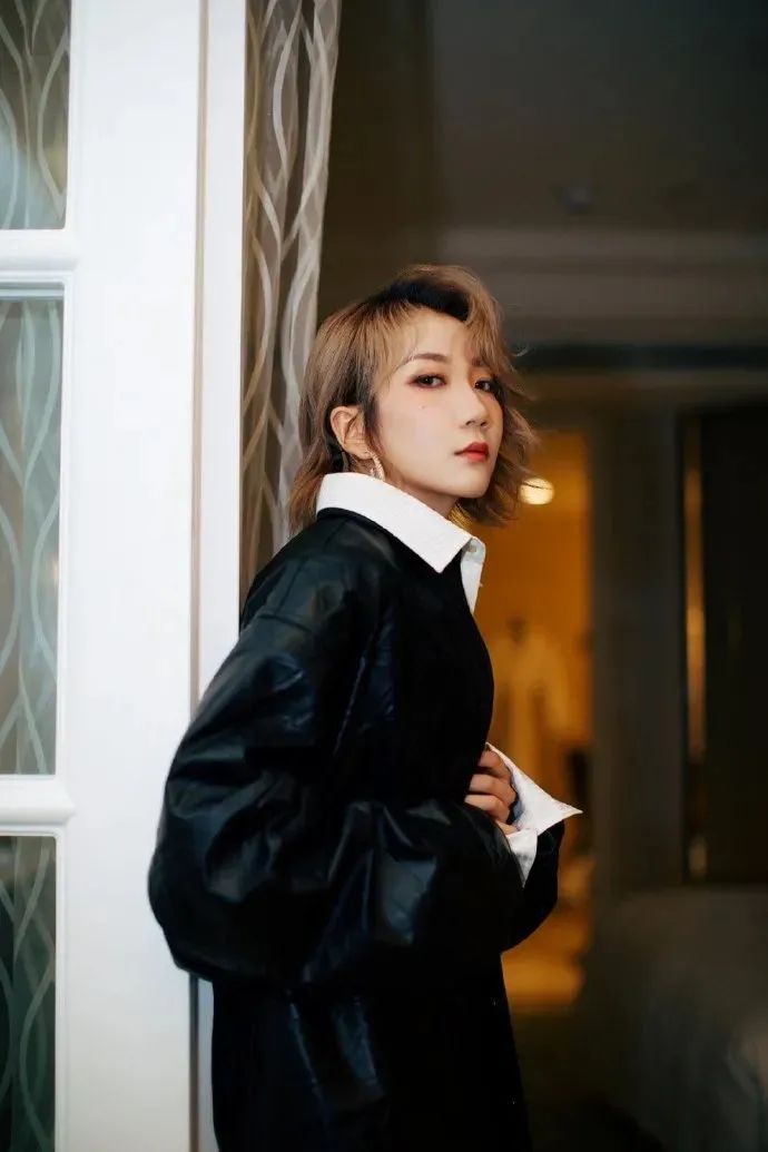 她无疑是今年最火的女rapper,却也遭受到了诸多的非议 | 第1张 | 嘻哈中国 她无疑是今年最火的女rapper,却也遭受到了诸多的非议 | 第1张