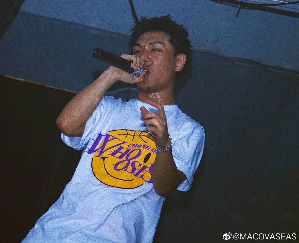 到底谁才是三档说唱综艺的最大赢家？是热度顶满的他们，还是加入新厂牌的他们？