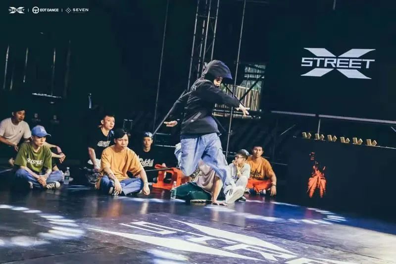 Bboy forest森林:年轻的时候不狂,这辈子都跳不出来了 | 第5张 | 嘻哈中国 Bboy forest森林:年轻的时候不狂,这辈子都跳不出来了 | 第5张