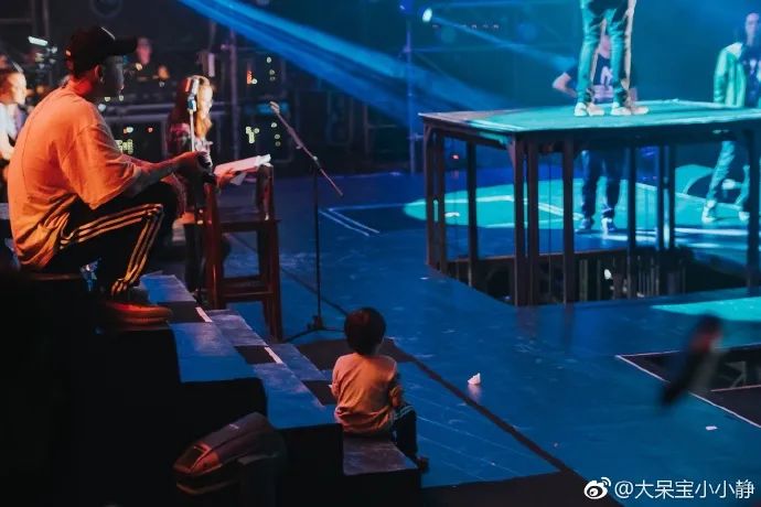 她是中文说唱圈乘风破浪的姐姐，也是无数人心中的女神